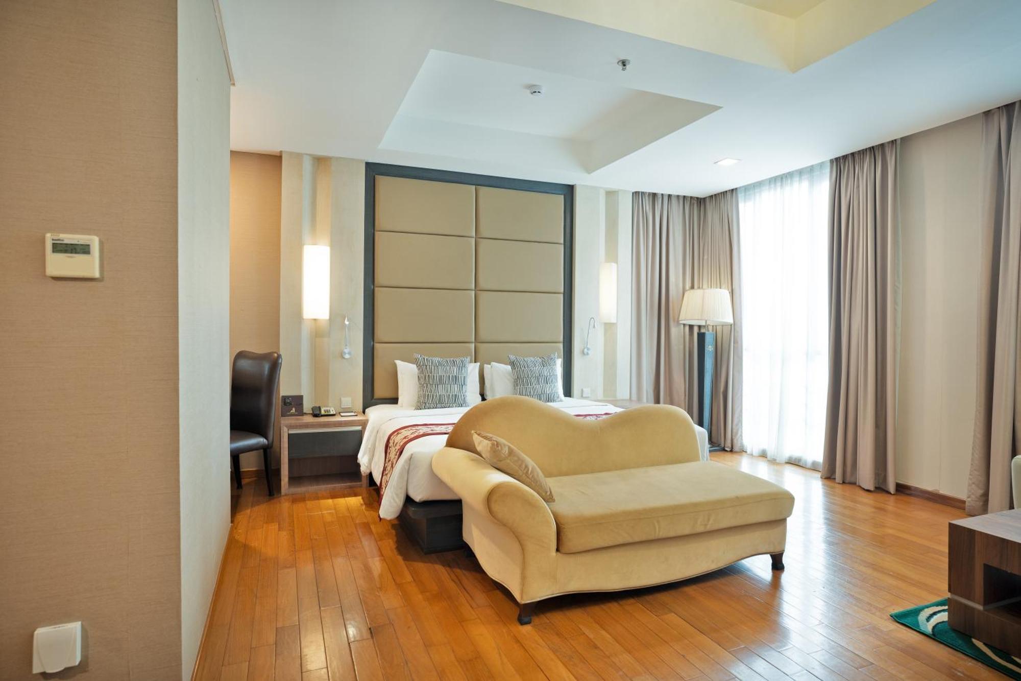 Nagoya Hill Hotel Batam Eksteriør billede