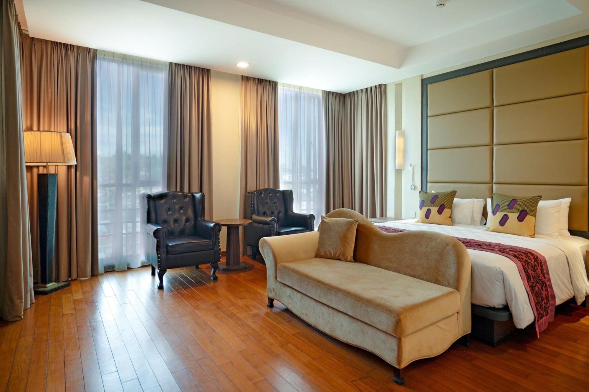Nagoya Hill Hotel Batam Eksteriør billede