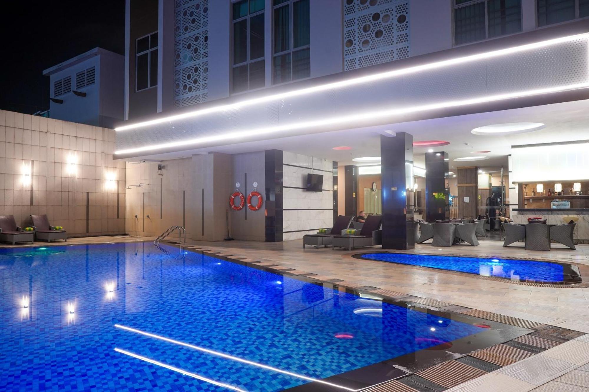 Nagoya Hill Hotel Batam Eksteriør billede