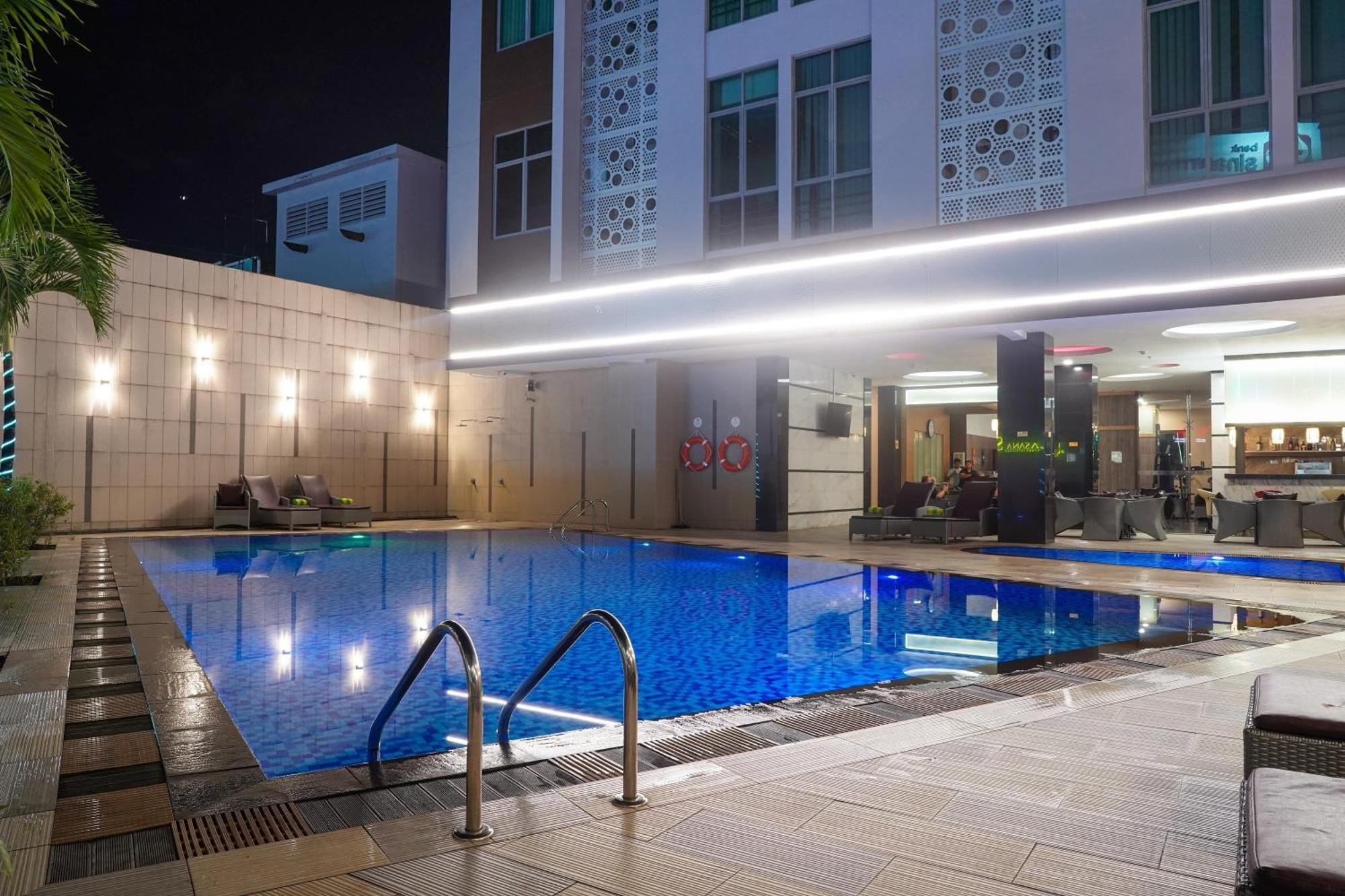 Nagoya Hill Hotel Batam Eksteriør billede